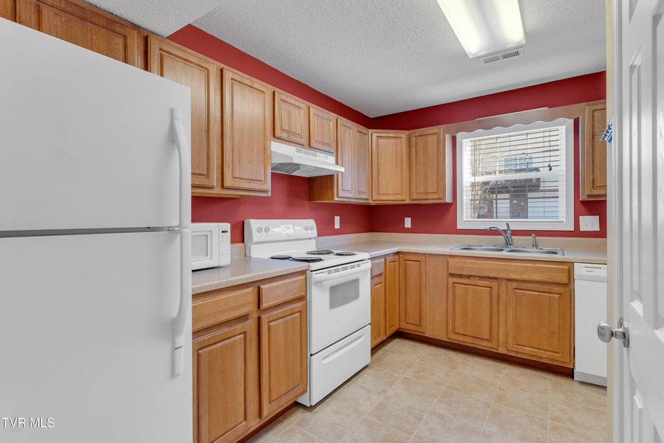 Photo #5: 2201 Cherokee Road