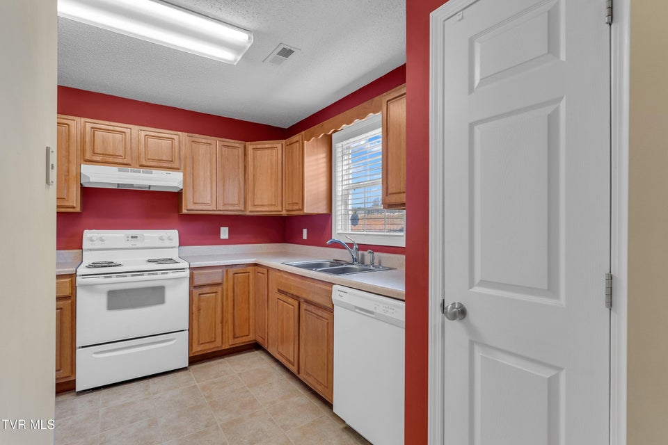 Photo #6: 2201 Cherokee Road