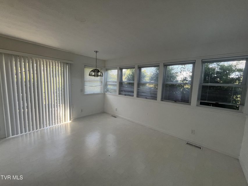 Photo #11: 318 Pinecrest Street