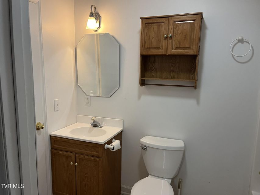 Photo #13: 318 Pinecrest Street