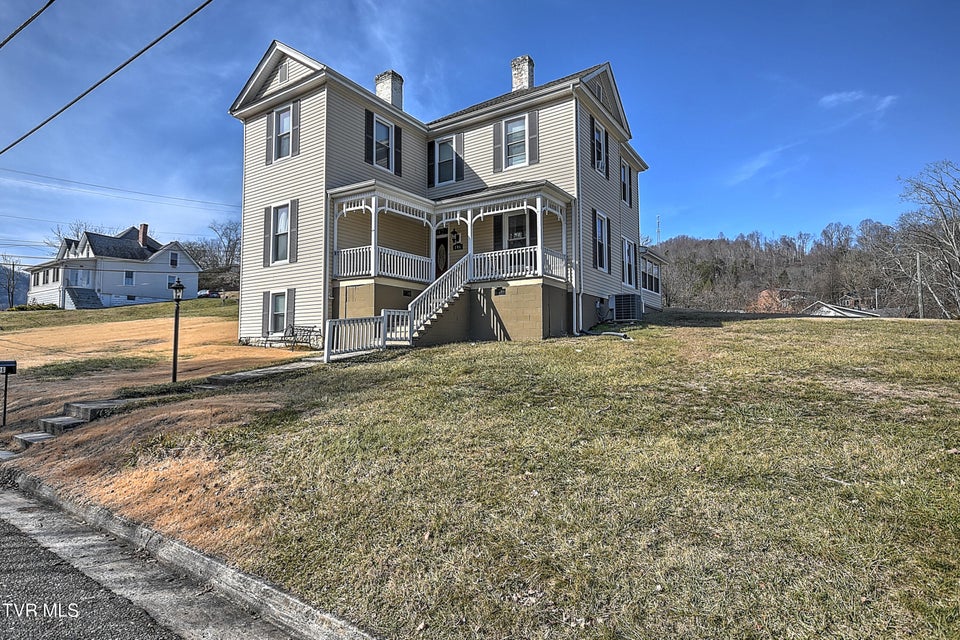 Photo #4: 196 Cypress Street