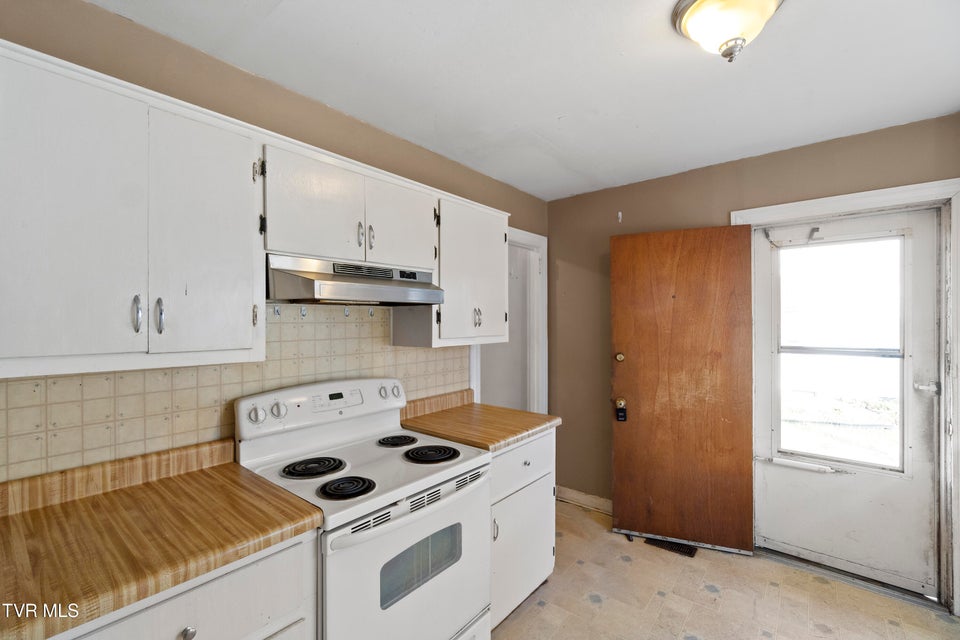 Photo #6: 1111 Forest Street