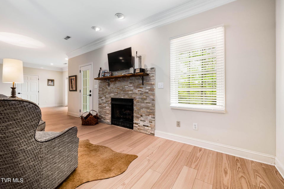 Photo #49: 112 Black Thorn Drive