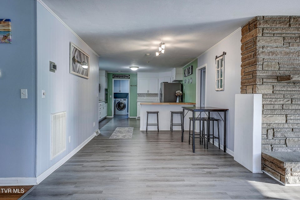 Photo #16: 910 Elm Avenue