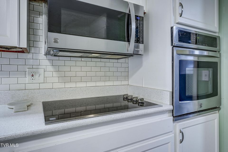 Photo #23: 910 Elm Avenue