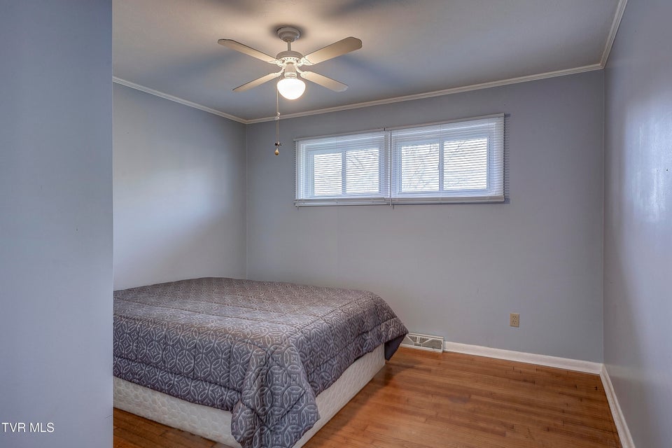 Photo #29: 910 Elm Avenue