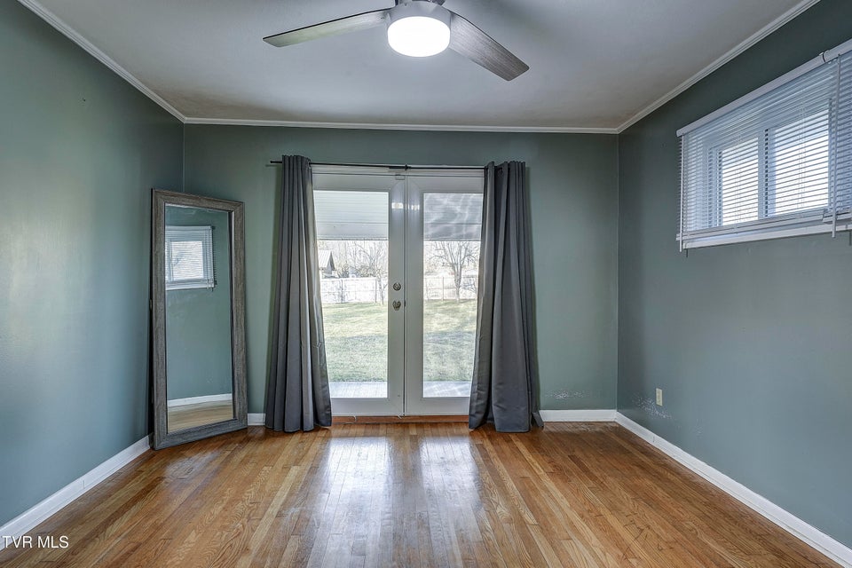 Photo #34: 910 Elm Avenue