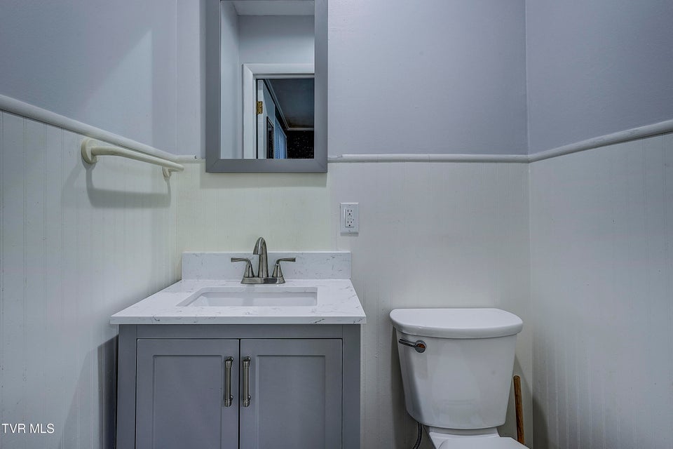 Photo #36: 910 Elm Avenue