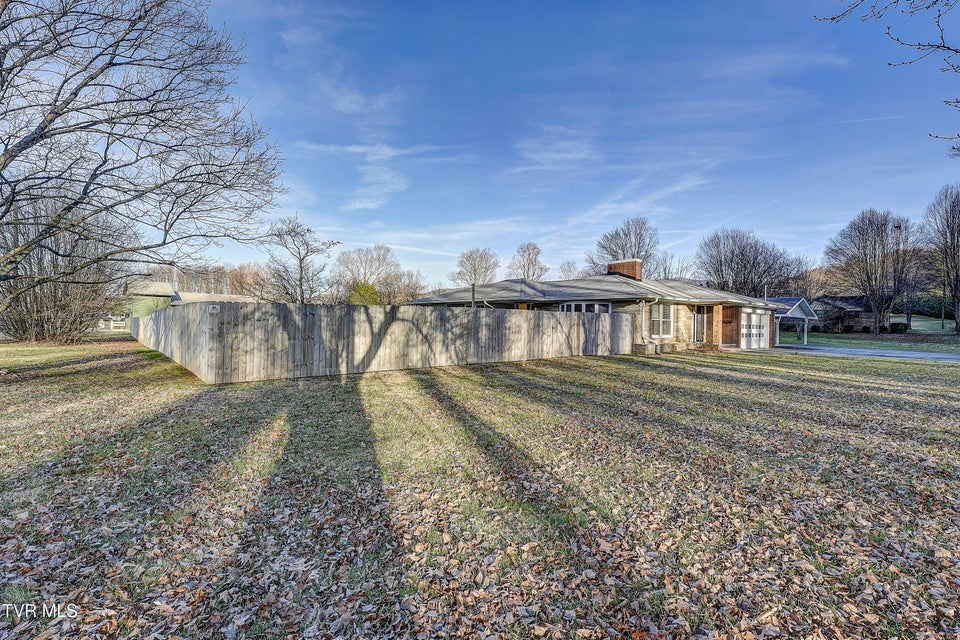 Photo #54: 910 Elm Avenue