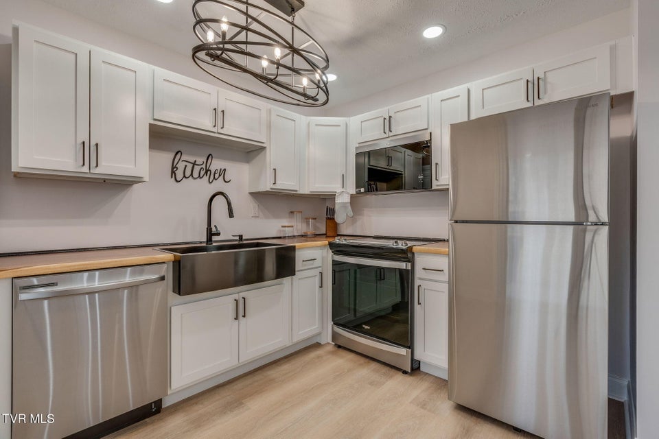 Photo #11: 1810 Parkwood Lane