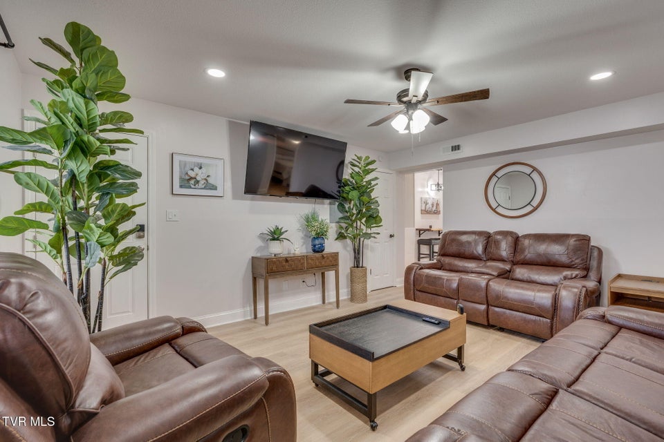 Photo #5: 1810 Parkwood Lane