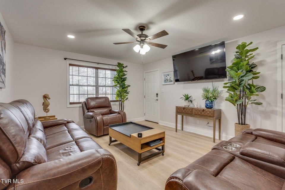 Photo #6: 1810 Parkwood Lane