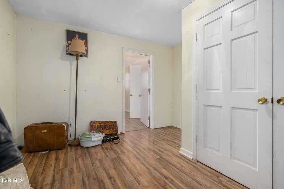 Photo #11: 2315 Bay Street