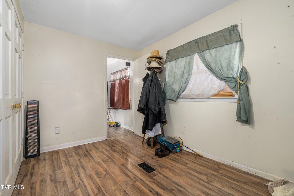 Photo #12: 2315 Bay Street