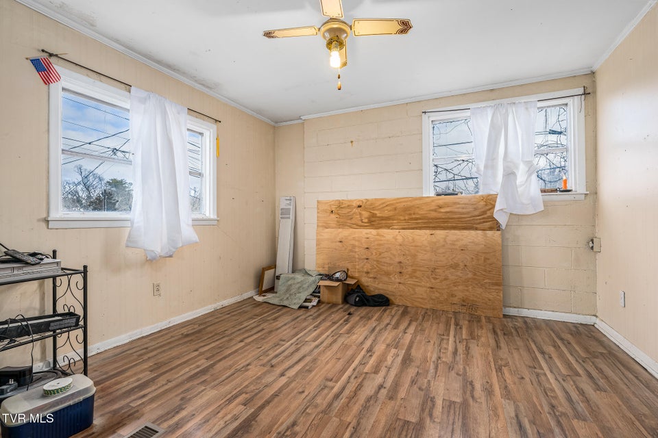 Photo #13: 2315 Bay Street
