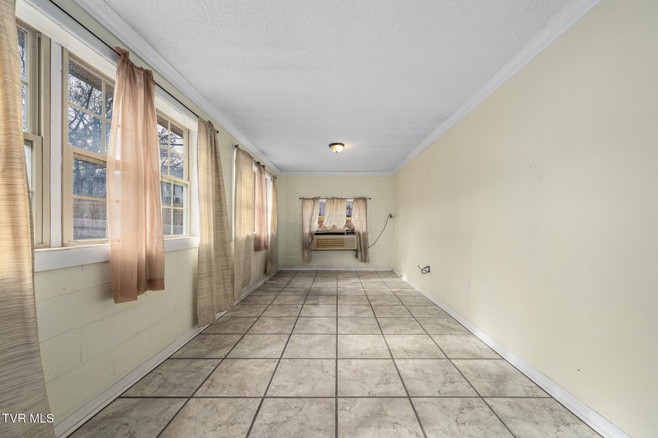 Photo #8: 2315 Bay Street