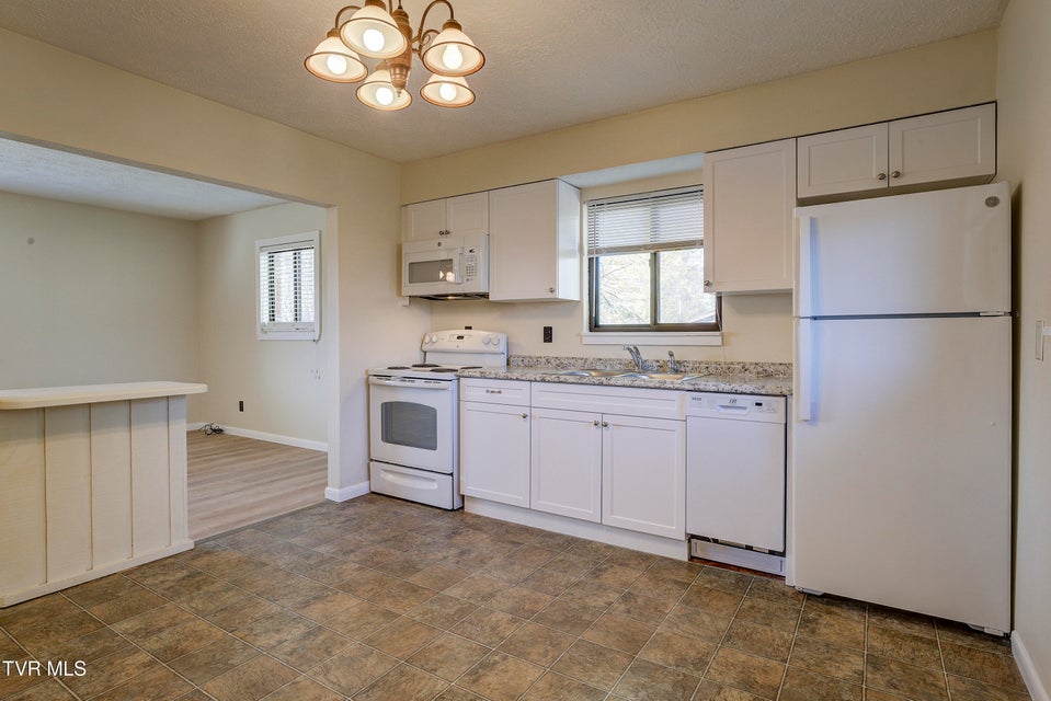 Photo #9: 1351 Cora Lane