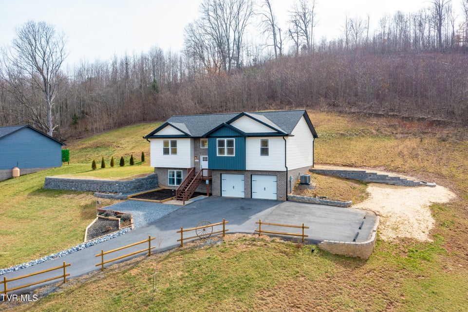 Photo #6: 723 Central Heights Road