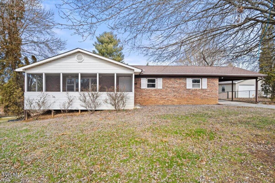 Photo #2: 716 Lakewood Drive