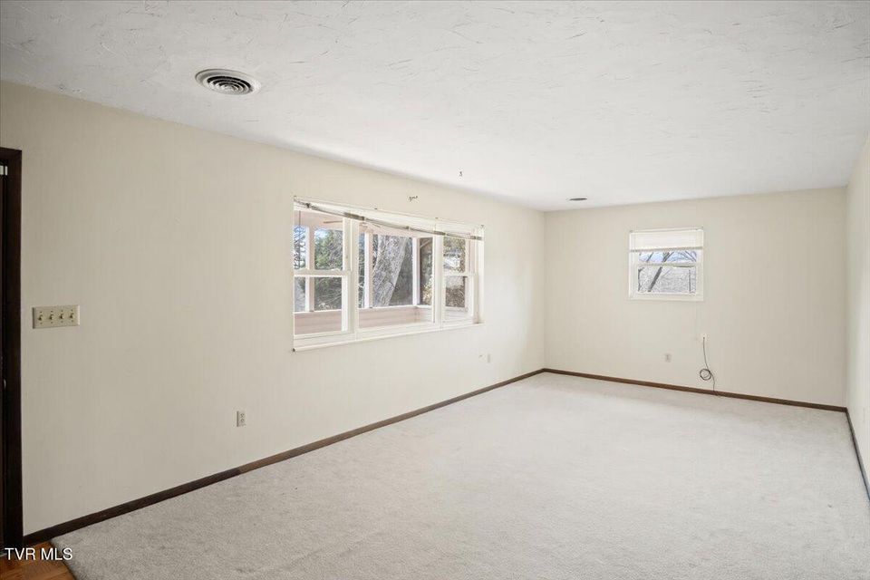 Photo #7: 716 Lakewood Drive