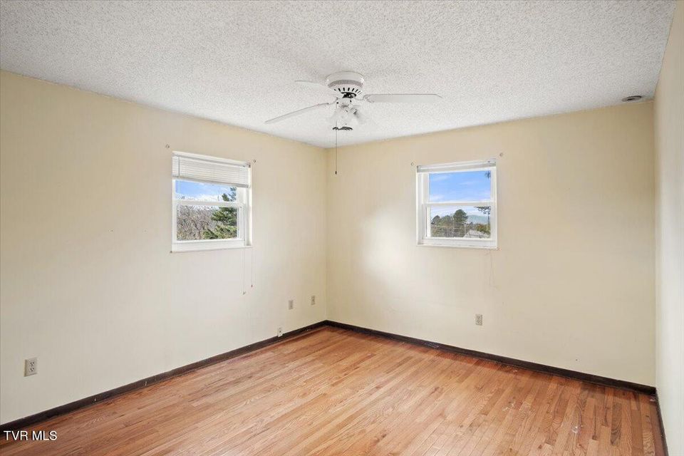Photo #11: 716 Lakewood Drive