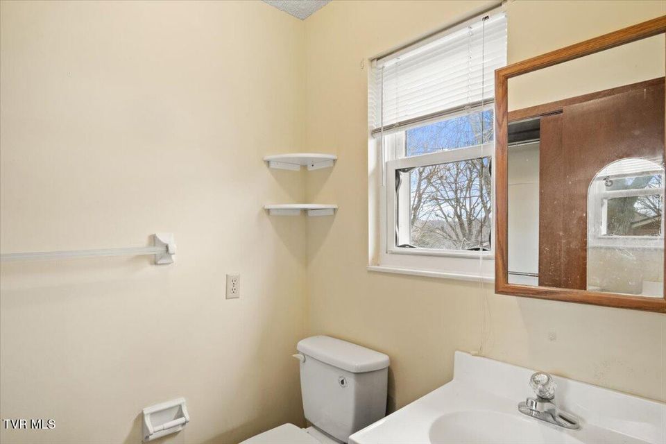 Photo #13: 716 Lakewood Drive