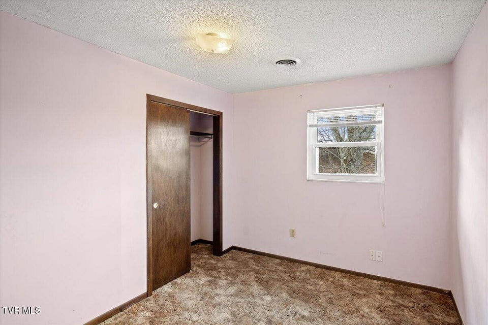 Photo #17: 716 Lakewood Drive