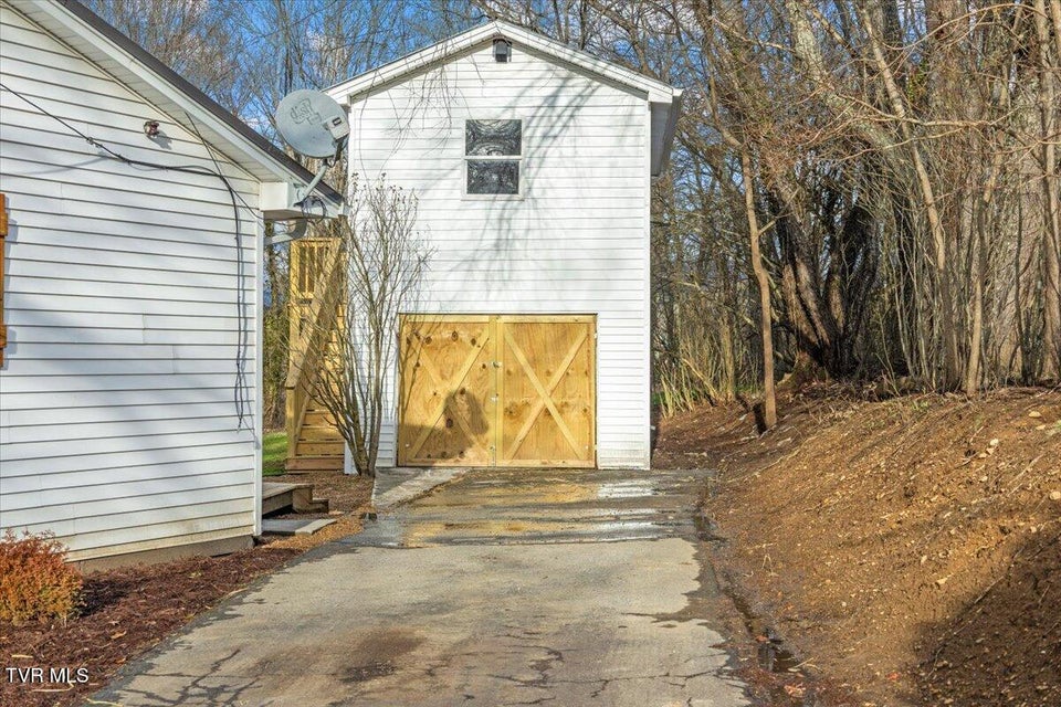 Photo #7: 229 Hillside Road