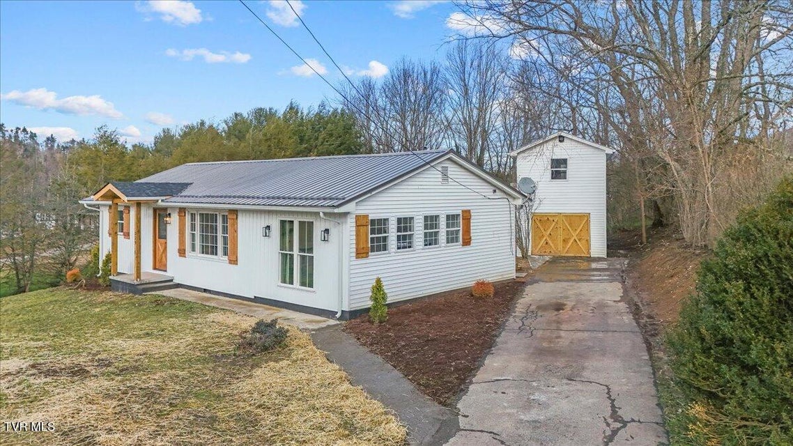 Photo #4: 229 Hillside Road