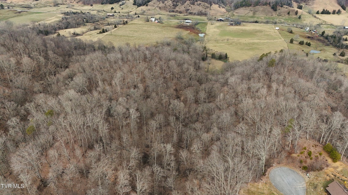 Photo #8: 200-201 Fox Ridge Drive