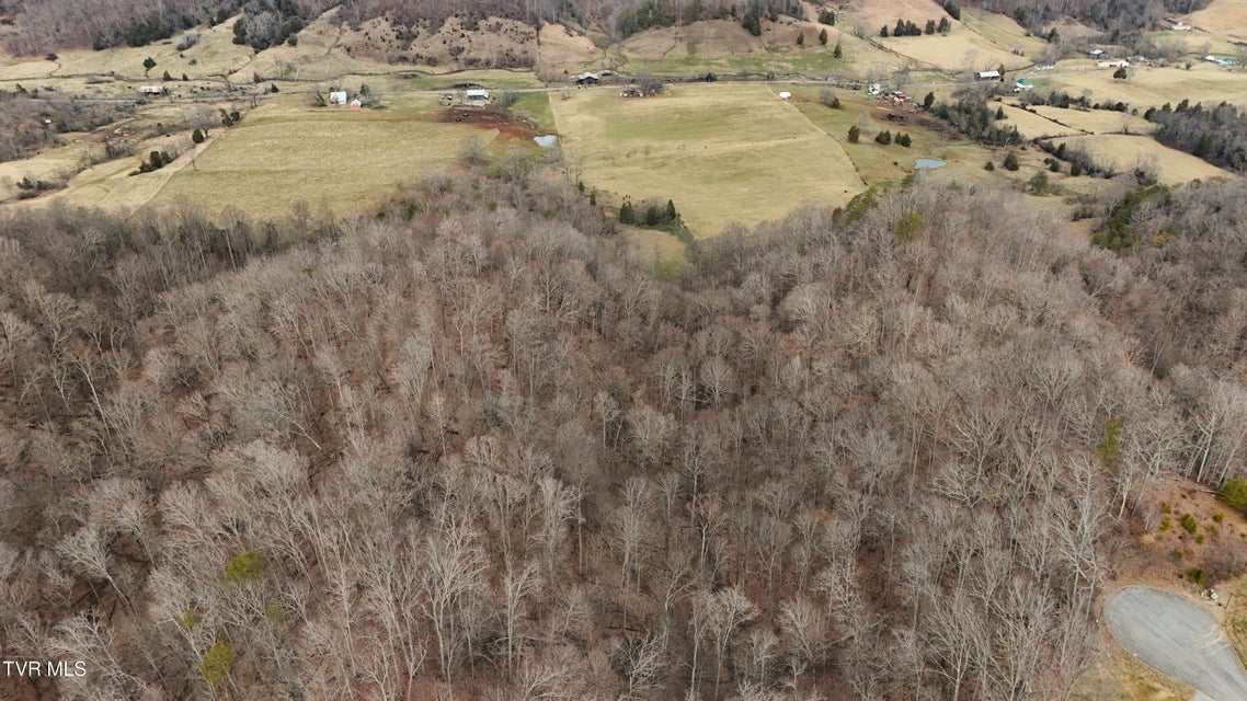 Photo #9: 200-201 Fox Ridge Drive
