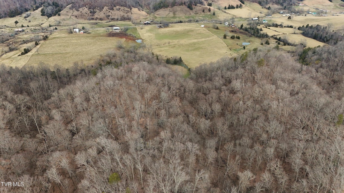 Photo #10: 200-201 Fox Ridge Drive