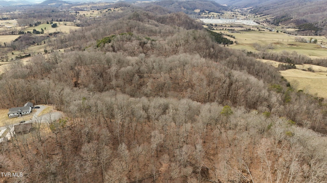 Photo #23: 200-201 Fox Ridge Drive