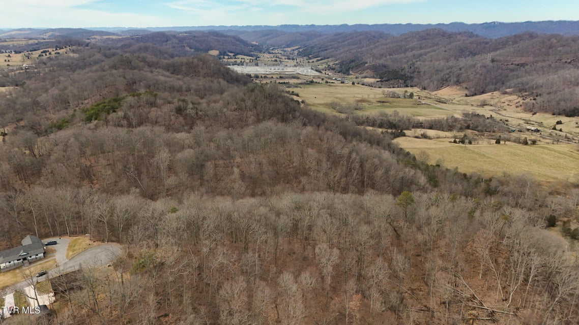 Photo #24: 200-201 Fox Ridge Drive