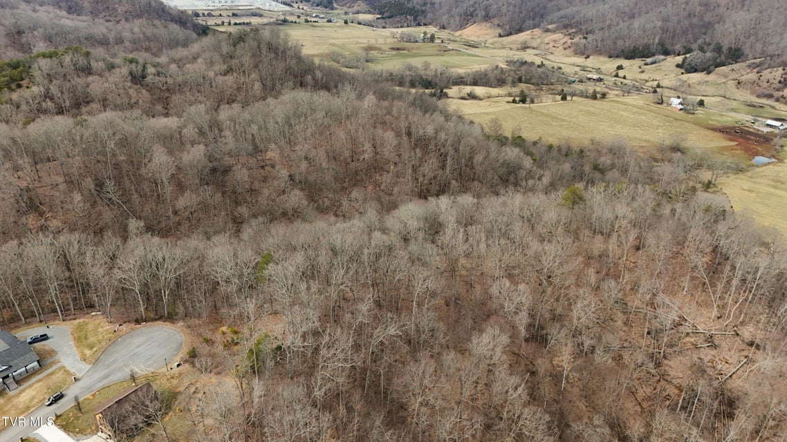 Photo #25: 200-201 Fox Ridge Drive