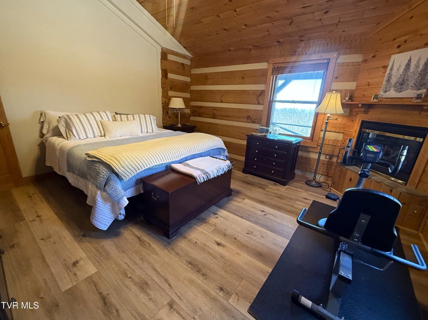 Photo #17: 990 Luna Way