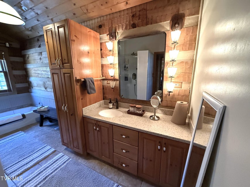 Photo #19: 990 Luna Way