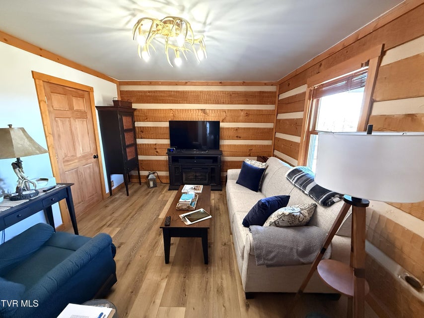 Photo #24: 990 Luna Way