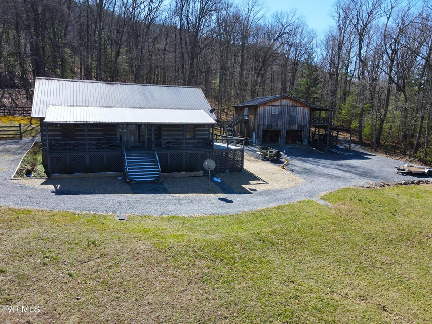 Photo #33: 990 Luna Way