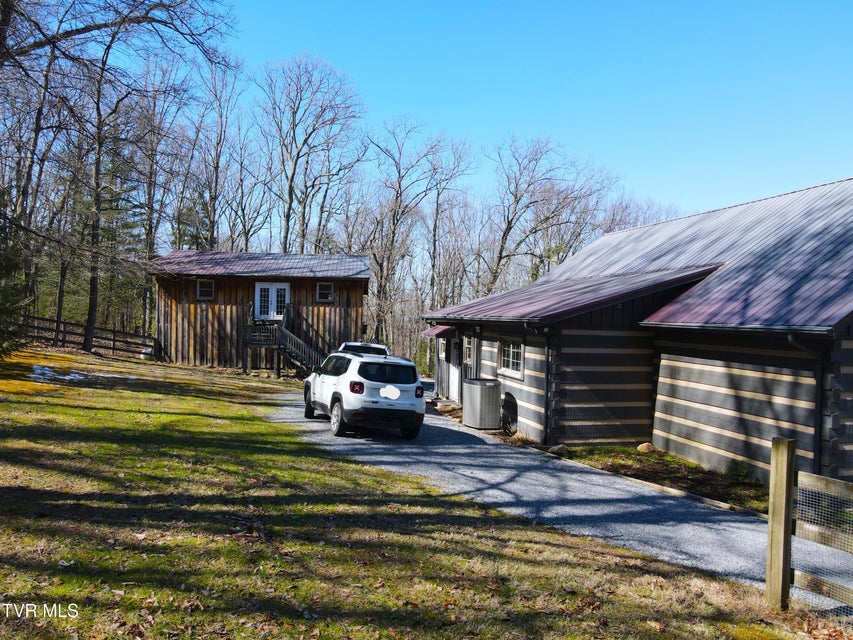 Photo #34: 990 Luna Way