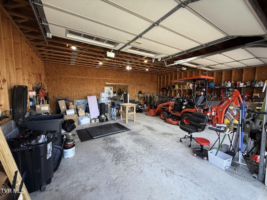 Photo #41: 990 Luna Way