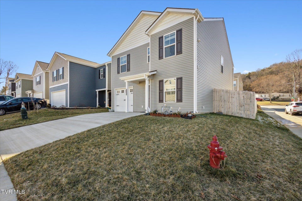 Photo #2: 701 Newtons Way