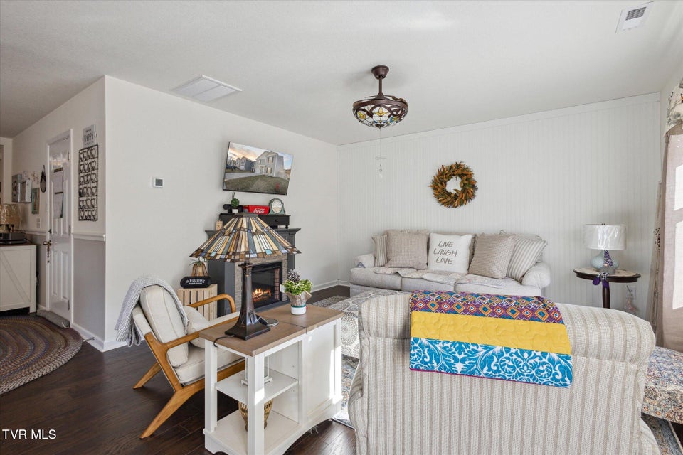 Photo #6: 701 Newtons Way