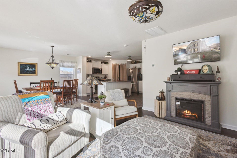 Photo #7: 701 Newtons Way