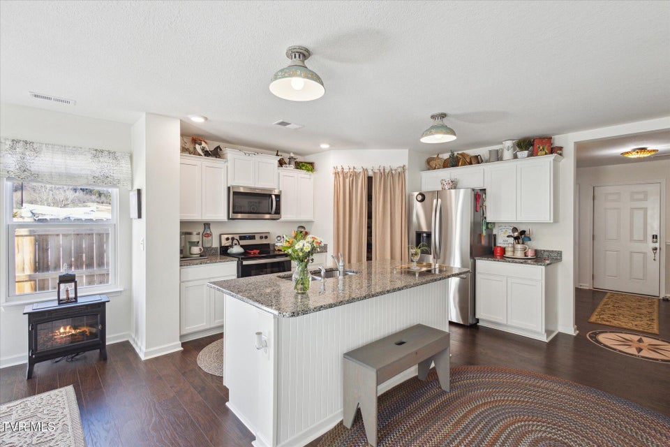 Photo #12: 701 Newtons Way