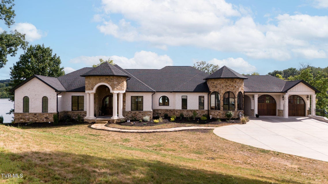 Photo #2: 253 Forest Lane North 