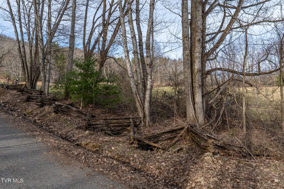 Photo #31: 3085 Slabtown Road