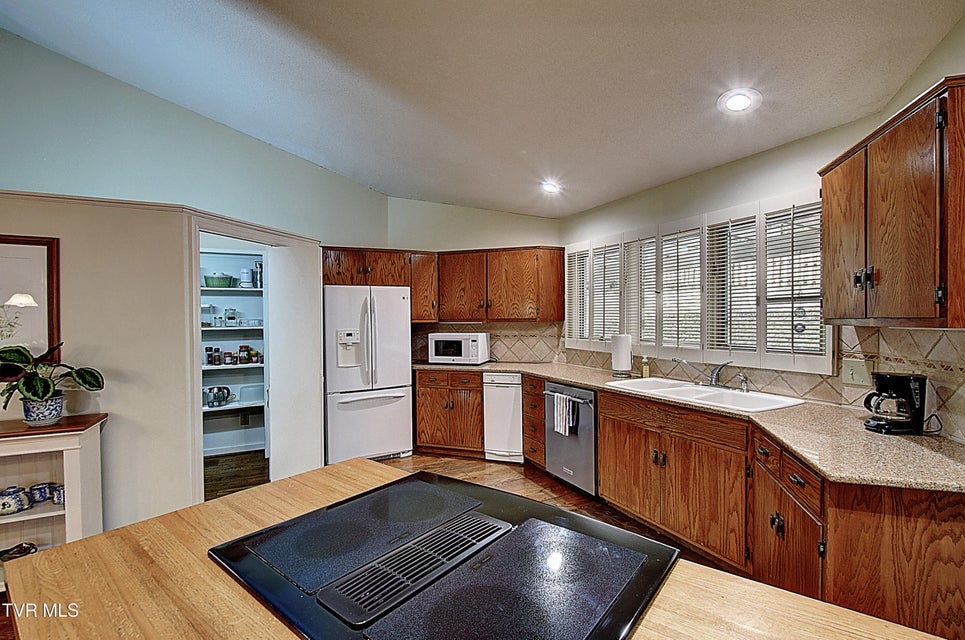 Photo #27: 3601 Honeywood Drive