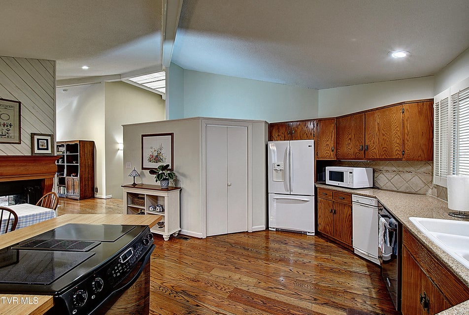 Photo #29: 3601 Honeywood Drive