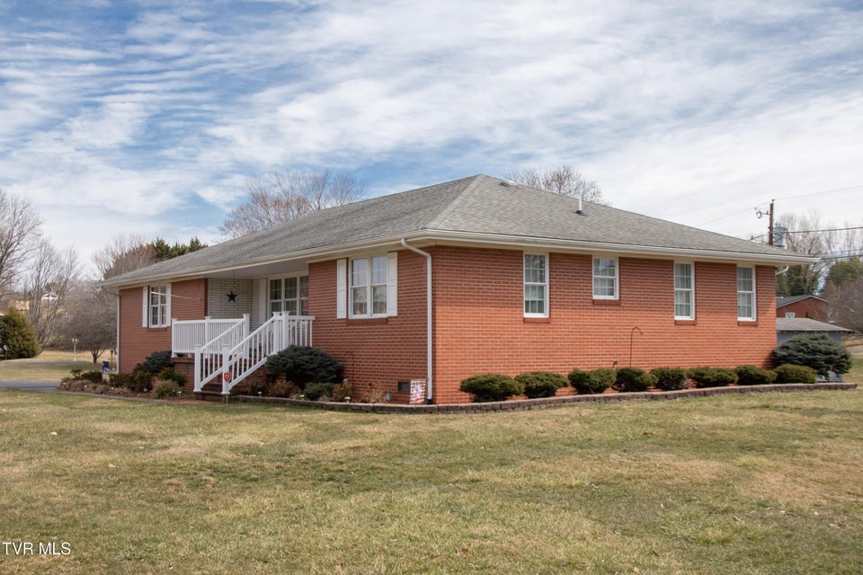Photo #3: 615 Monte Vista Drive